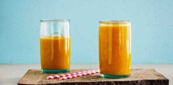 Turmeric and Ginger Tropical Fruit Smoothie